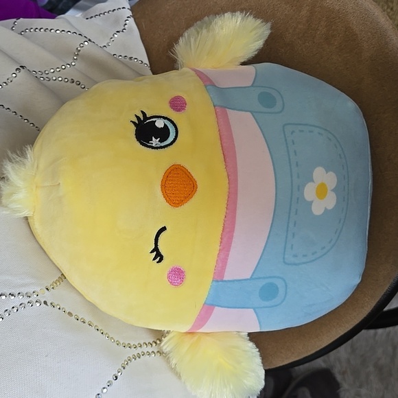 Squishmallows Other - Squish yellow  cute little bibs fuzzy soft